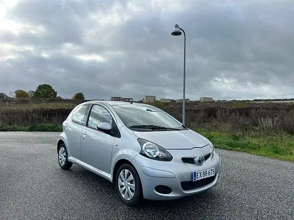 Toyota Aygo 2011 photo 2