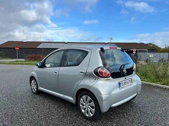 Toyota Aygo 2011 photo 4