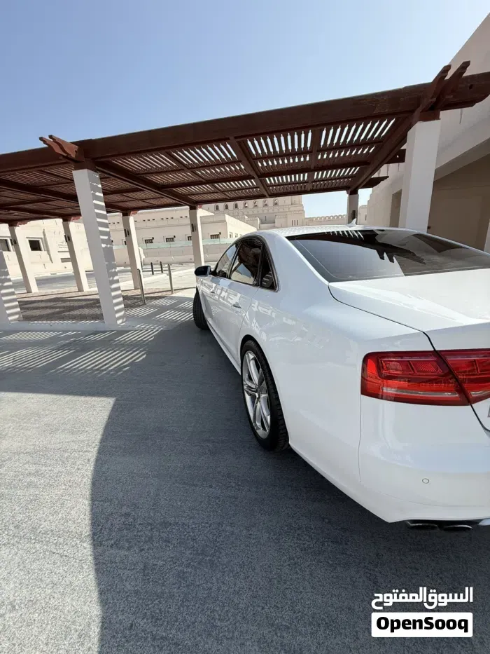 Audi A8 2014 photo 3