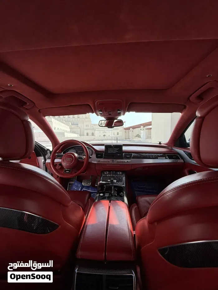 Audi A8 2014 photo 2
