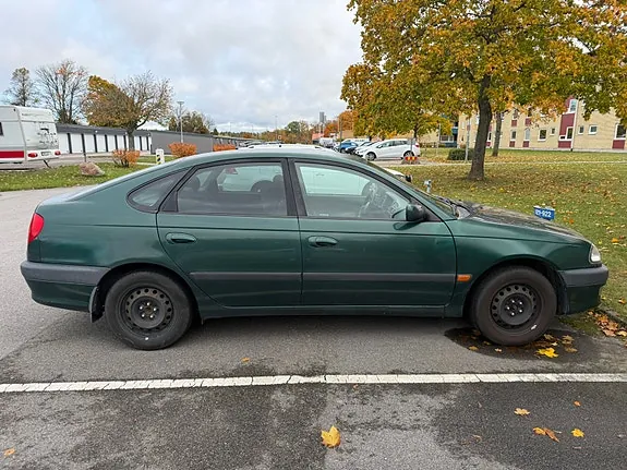 Toyota Avensis 1999 photo 3