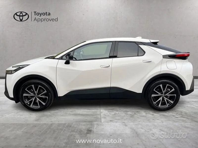Toyota C-Hr 2024 photo 2