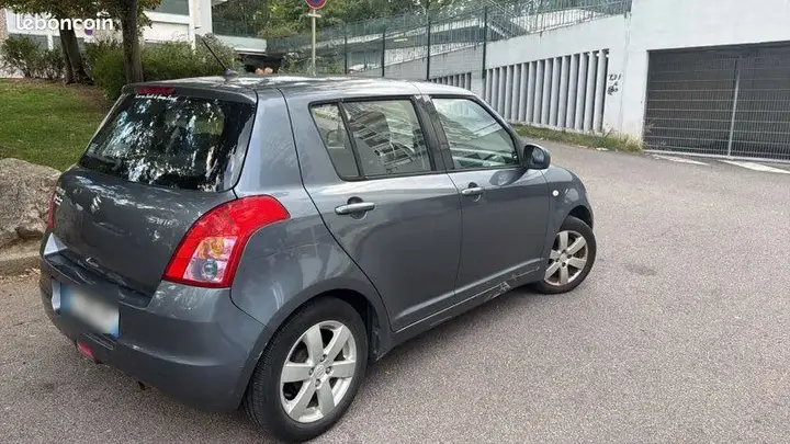 Suzuki Swift 2008 photo 3