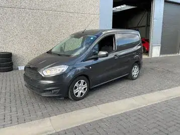 Ford Transit Courier 2018 photo 2