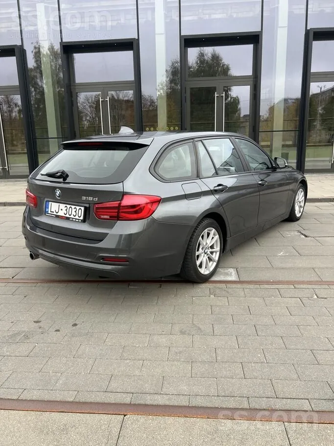 BMW 318 2016 photo 3