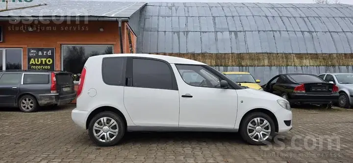 Skoda Roomster 2014 photo 2