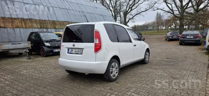 Skoda Roomster 2014 photo 3
