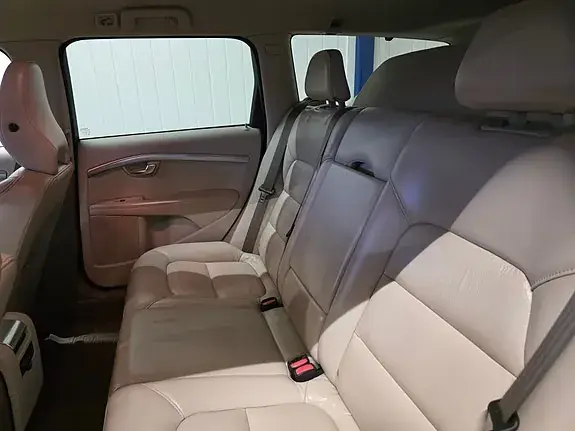 Volvo V70 2012 photo 5