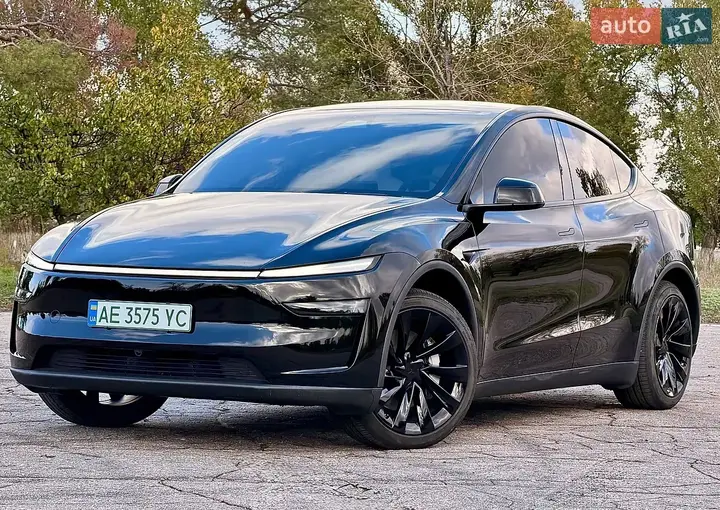 Tesla Model Y 2025 photo 5