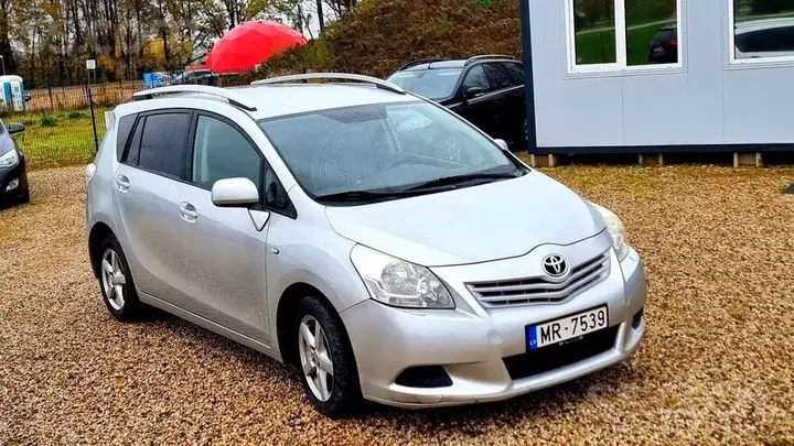 Toyota Verso 2011 photo 3