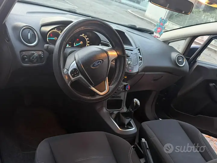 Ford Fiesta 2013 photo 3