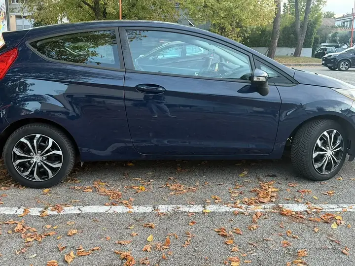 Ford Fiesta 2013 photo 2