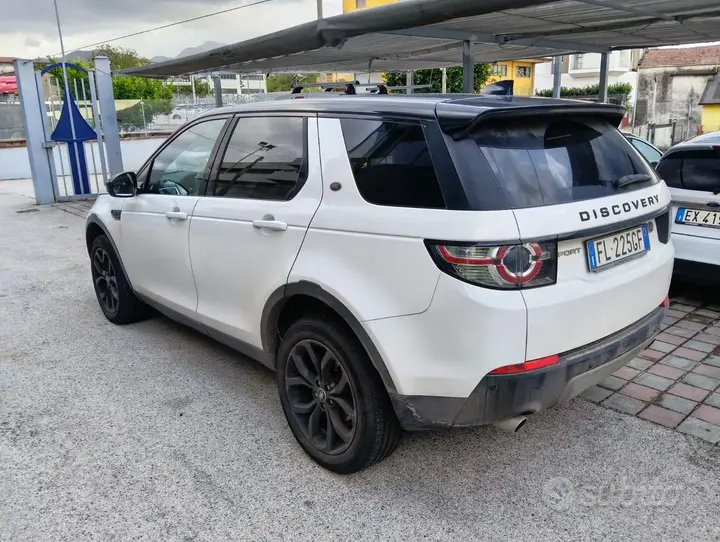 Land Rover Discovery Sport 2017 photo 4