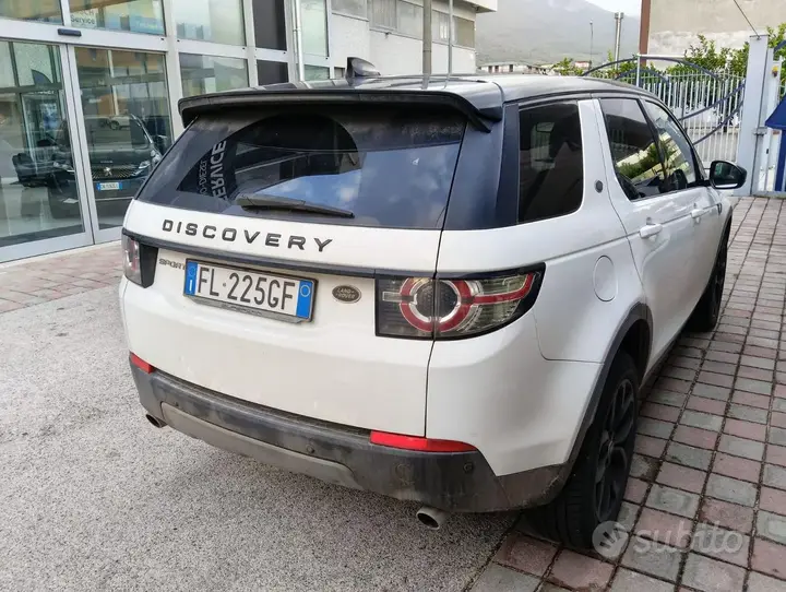 Land Rover Discovery Sport 2017 photo 3