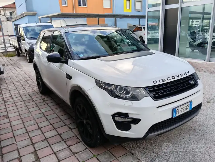 Land Rover Discovery Sport 2017 photo 2