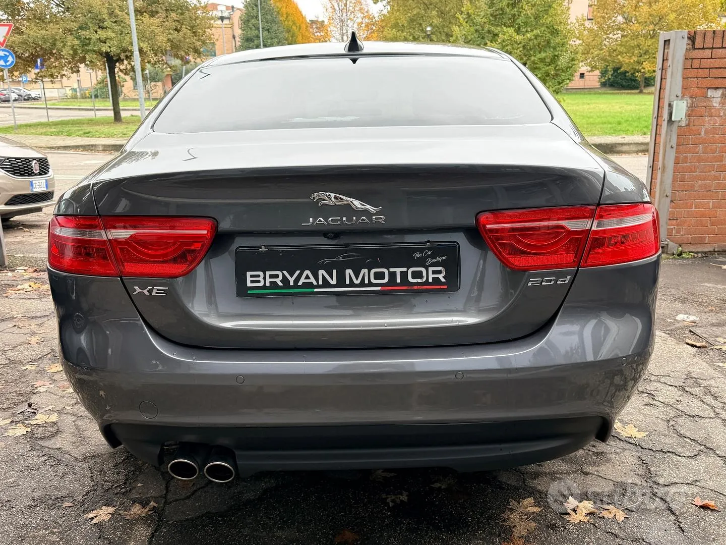 Jaguar Xe 2019 photo 4