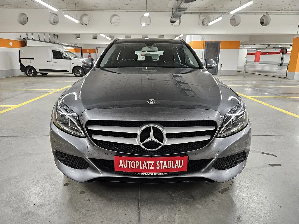 Mercedes-Benz C-Class 2019 photo 3