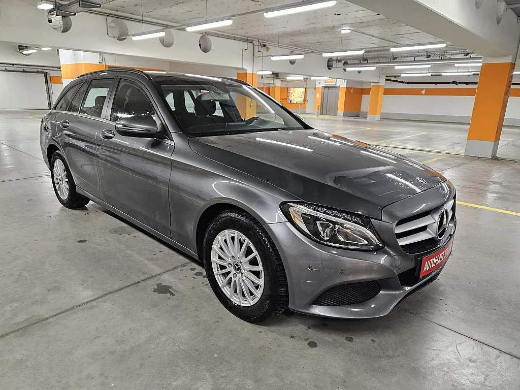 Mercedes-Benz C-Class 2019 photo 2