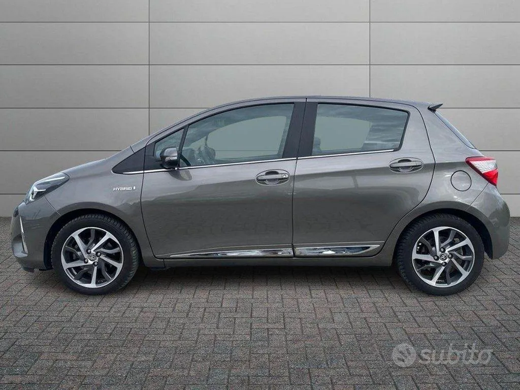 Toyota Yaris 2018 photo 2