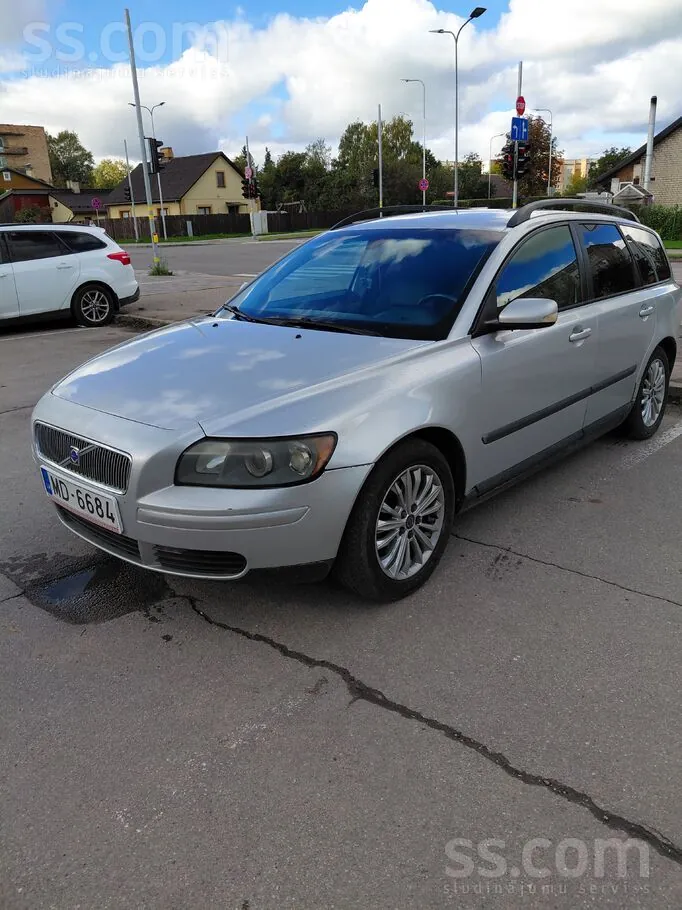 Volvo V50 2004 photo 2