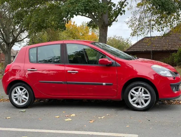 Renault Clio 2007 photo 3