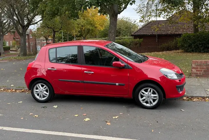 Renault Clio 2007 photo 4