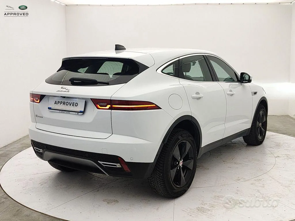 Jaguar E-Pace 2021 photo 4