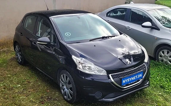 Peugeot 208 2015 photo 2