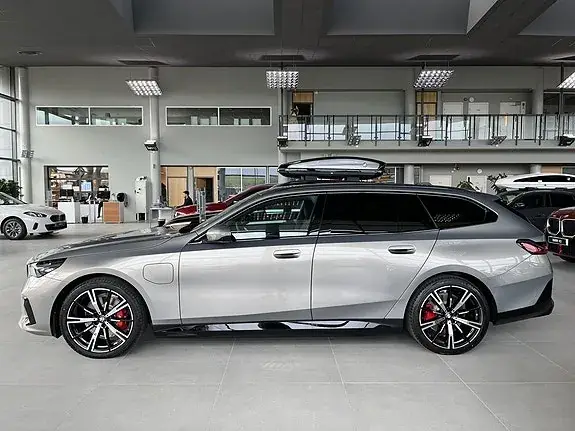 BMW 530E 2027 photo 3