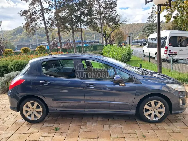 Peugeot 308 2008 photo 4