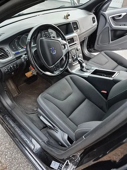 Volvo V60 2015 photo 2