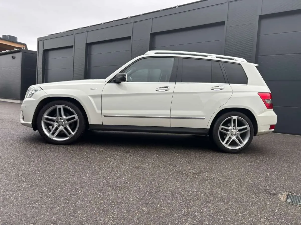 Mercedes-Benz Glk Class 2012 photo 2