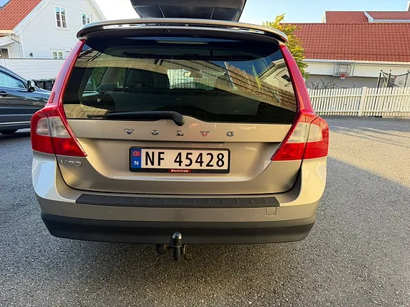 Volvo V70 2010 photo 4
