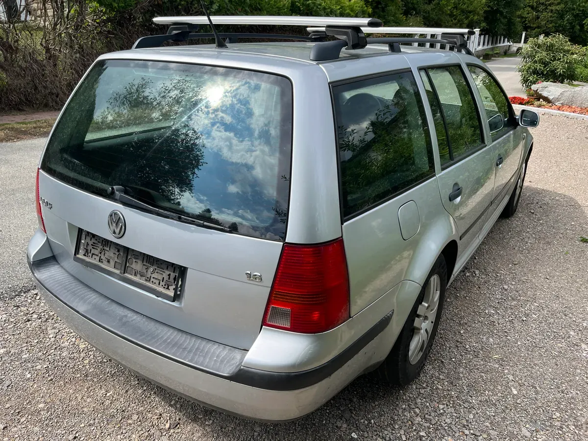 Volkswagen Golf 2003 photo 2