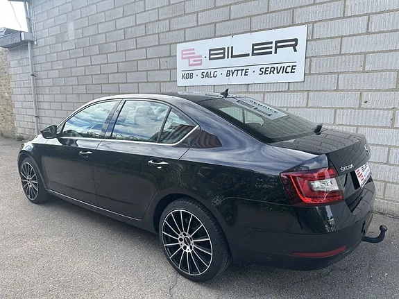 Skoda Octavia 2018 photo 2