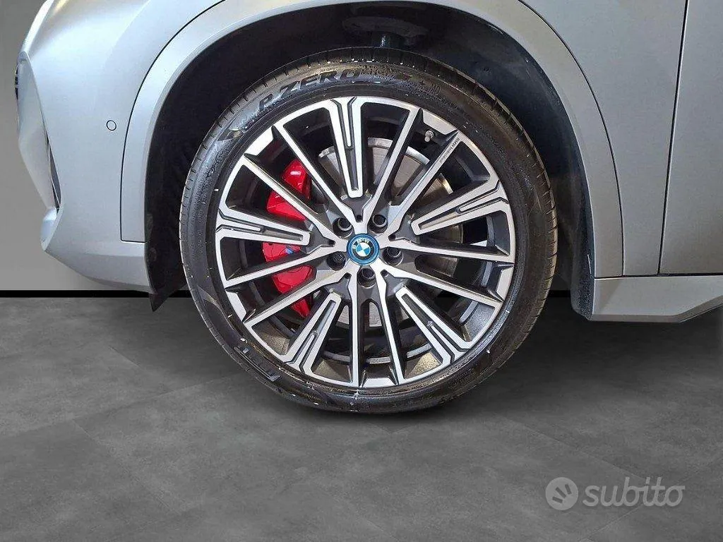 BMW Ix1 2025 photo 5