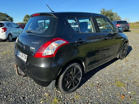 Suzuki Swift 2011 photo 3