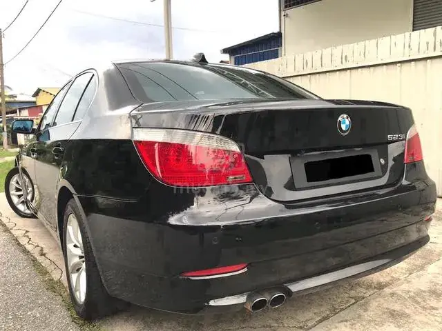 BMW 523I