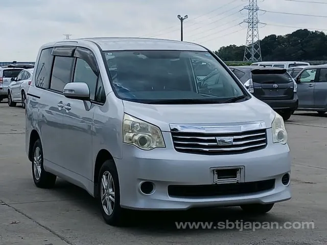 Toyota Noah X