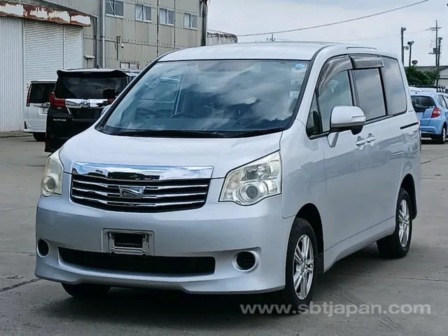 Toyota Noah X 2012 photo 3