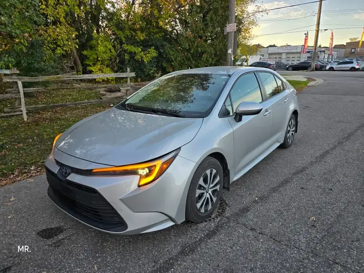 Toyota Corolla 2023 photo 2