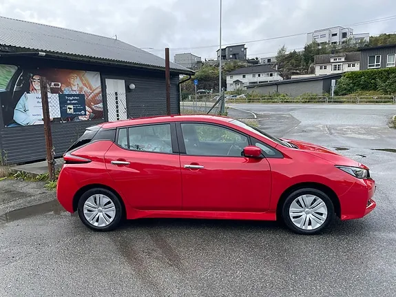 Nissan Leaf 2023 photo 4