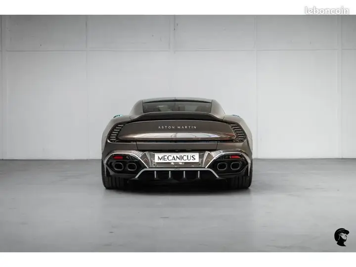 Aston Martin Vanquish 2025 photo 5