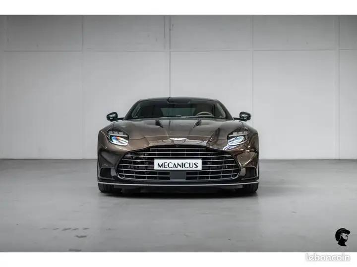 Aston Martin Vanquish 2025 photo 4