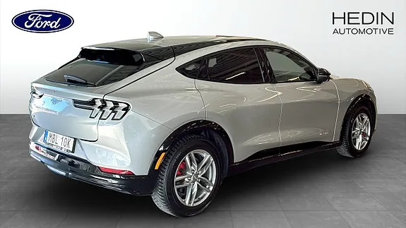 Ford Mustang Mach-E 2021 photo 2
