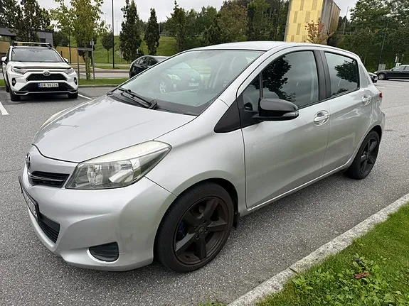 Toyota Yaris 2012 photo 3