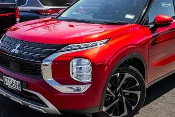 Mitsubishi Outlander 2024 photo 3