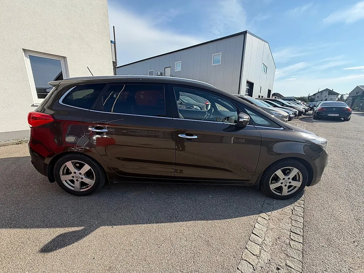 Kia Carens 2013 photo 3