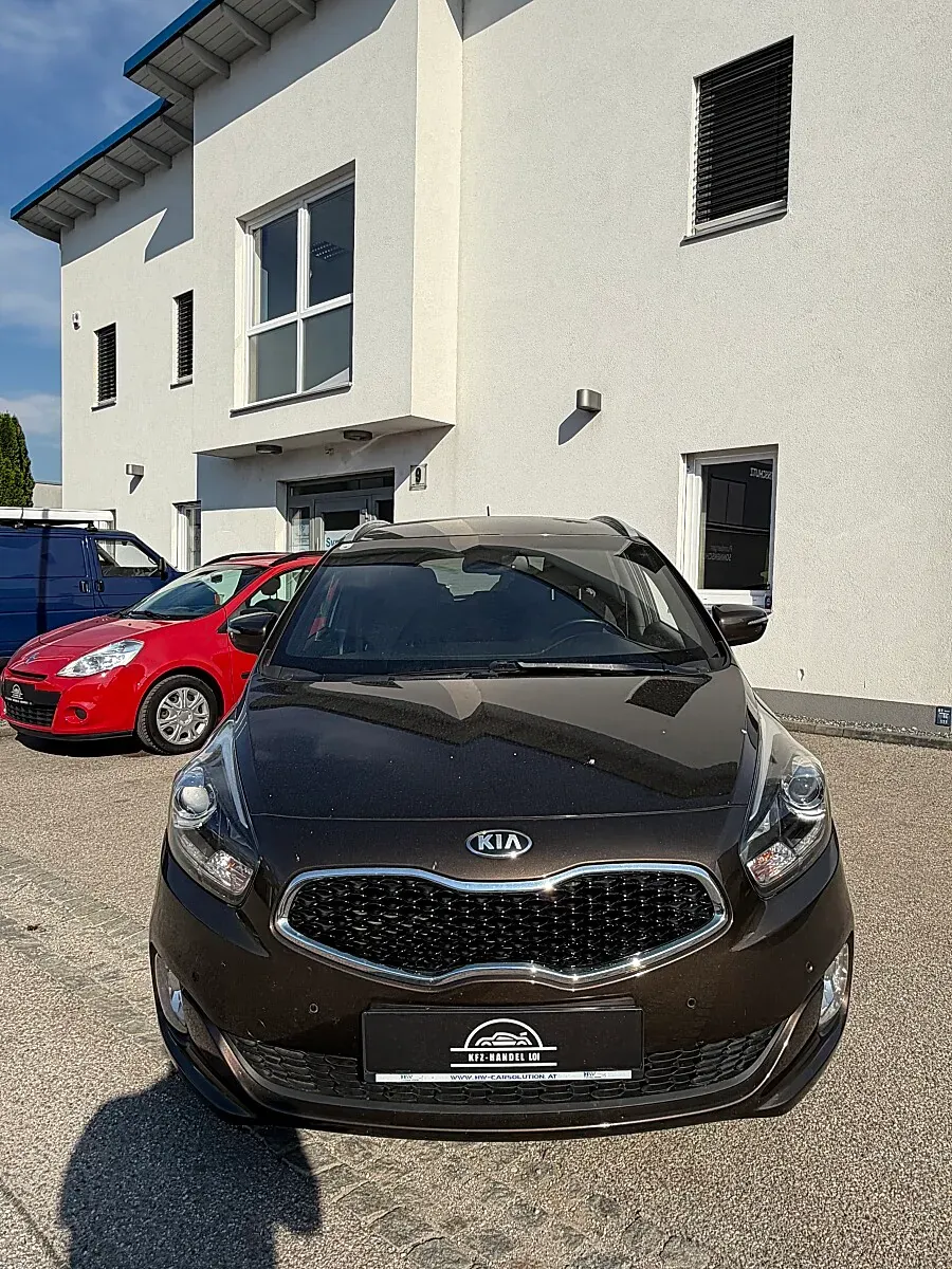 Kia Carens 2013 photo 2