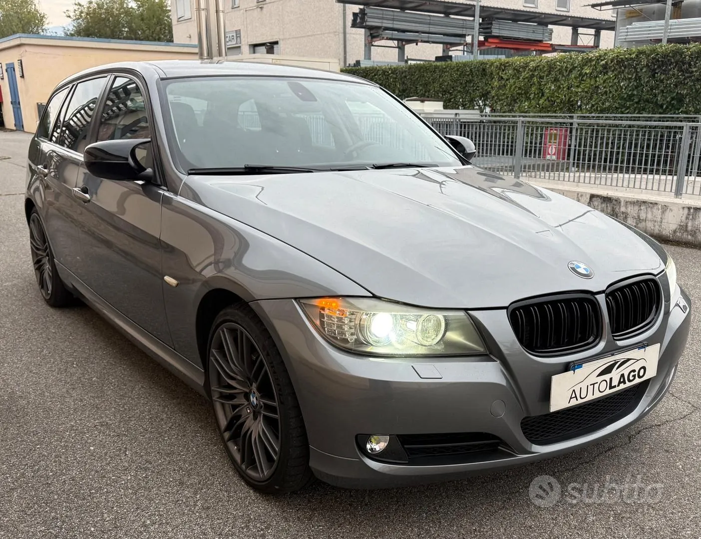 BMW 318D 2010 photo 3